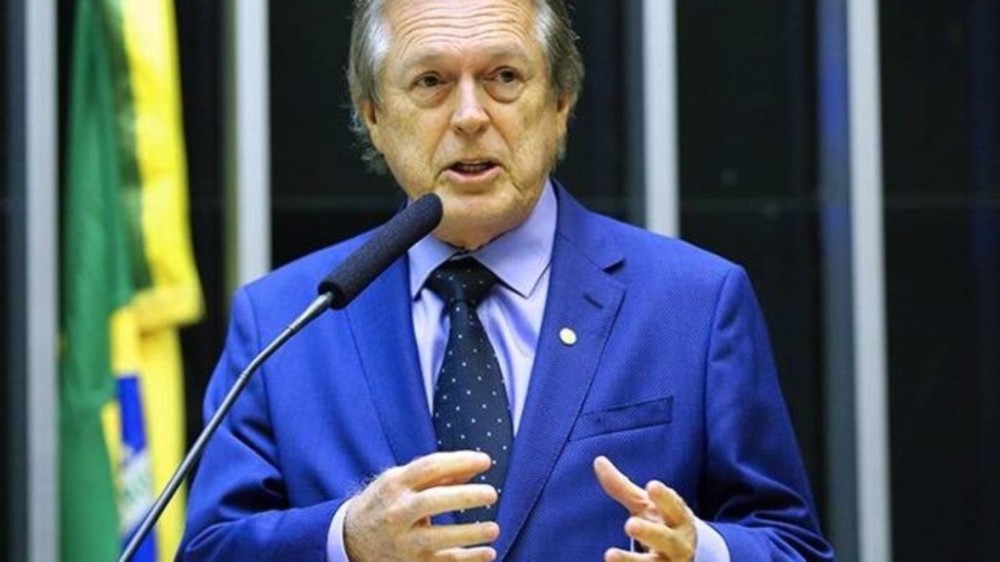 Nunes Marques autoriza investigação contra Bivar por ameaça e incêndio