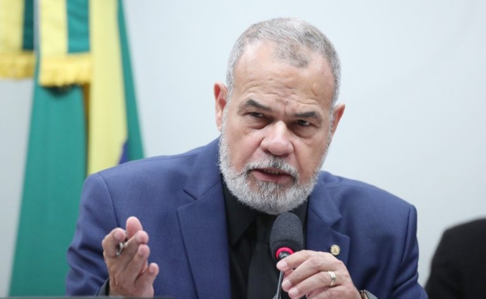 Comissão aprova projeto que exige venda de equipamentos eletrônicos com carregador incluso
