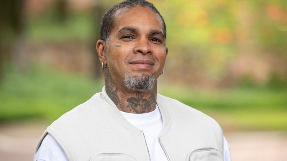 Rodriguinho exibe tatuagem que fez para homenagear aliados do BBB 24: ‘Gnomo!’