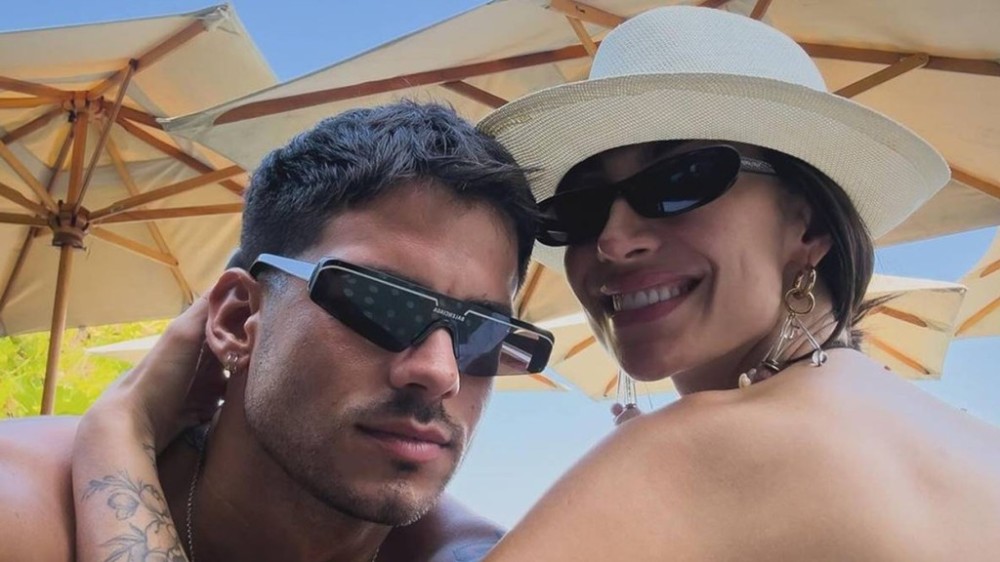 Bianca Andrade faz pose quente com o namorado e ganha declaração: ‘Preferida’