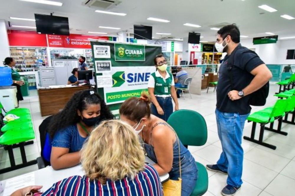 Sine Municipal disponibiliza 461 vagas de emprego em diversas áreas de atuação nesta sexta-feira (15); confira oportunidades
