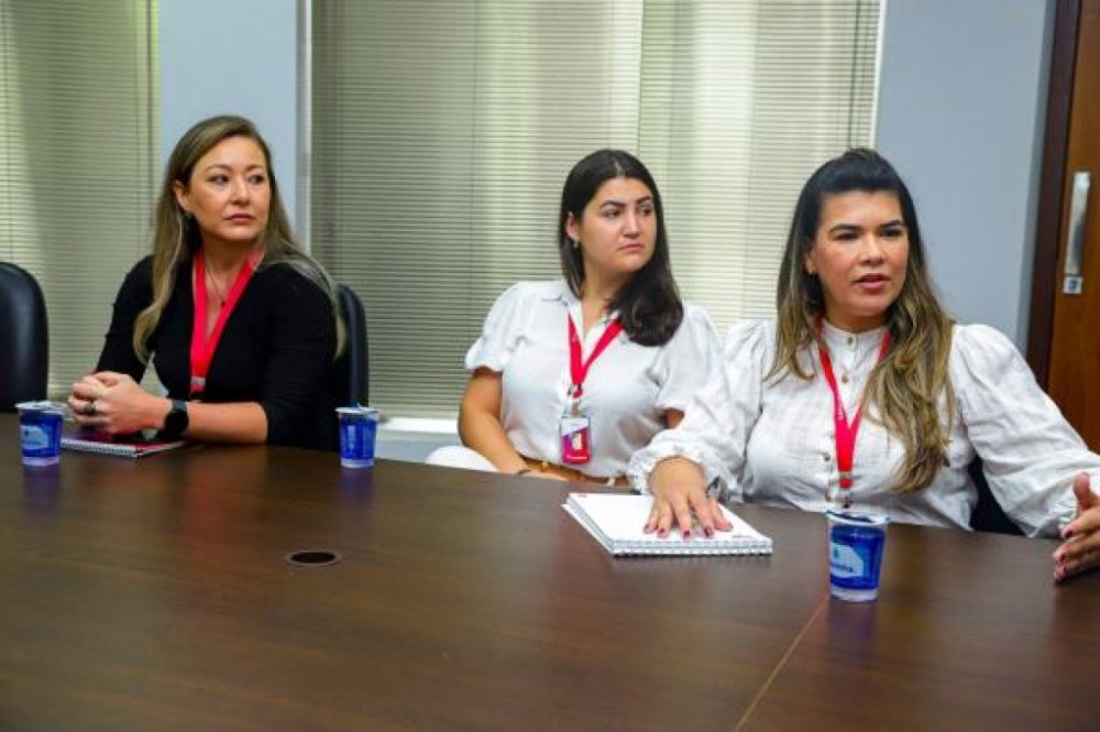 Representantes da Prefeitura recebem nova gerente-geral do Bradesco
