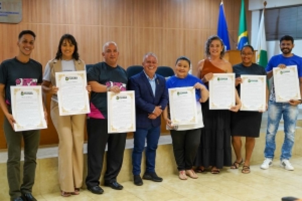 Presidente da Câmara homenageia jovens contadores e tem trabalho reconhecido pelos colegas de profissão