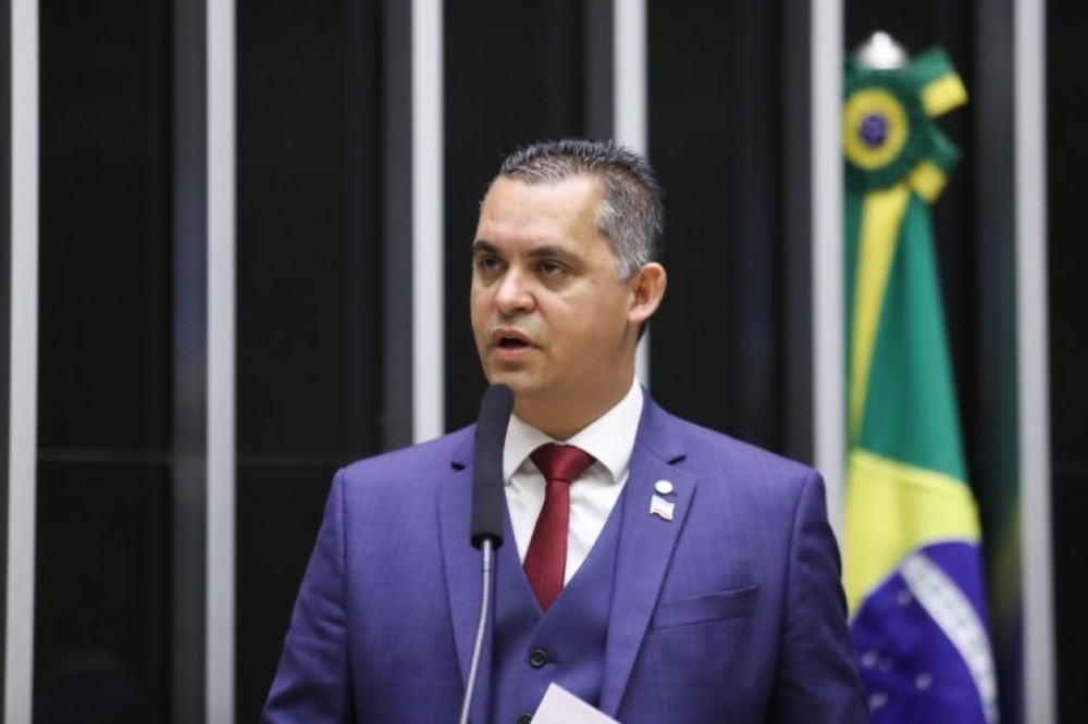 Deputados e prefeitos criticam proposta que eleva a contribuição previdenciária dos municípios