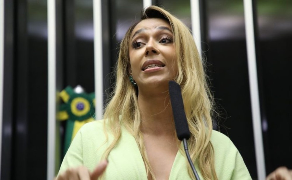 Projeto determina que empresas ofereçam assistência gratuita a entregadores atacados por clientes