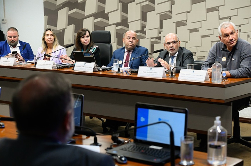 Debatedores fazem críticas e sugestões para reforma do novo ensino médio