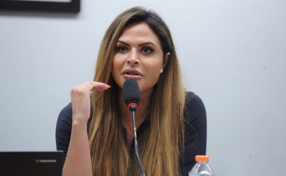 Projeto cria bolsa de estudo para filhos das vítimas de feminicídio