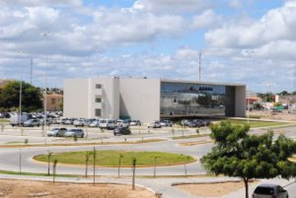 Projeto abre crédito extra para beneficiar estudantes universitários de baixa renda de Pernambuco