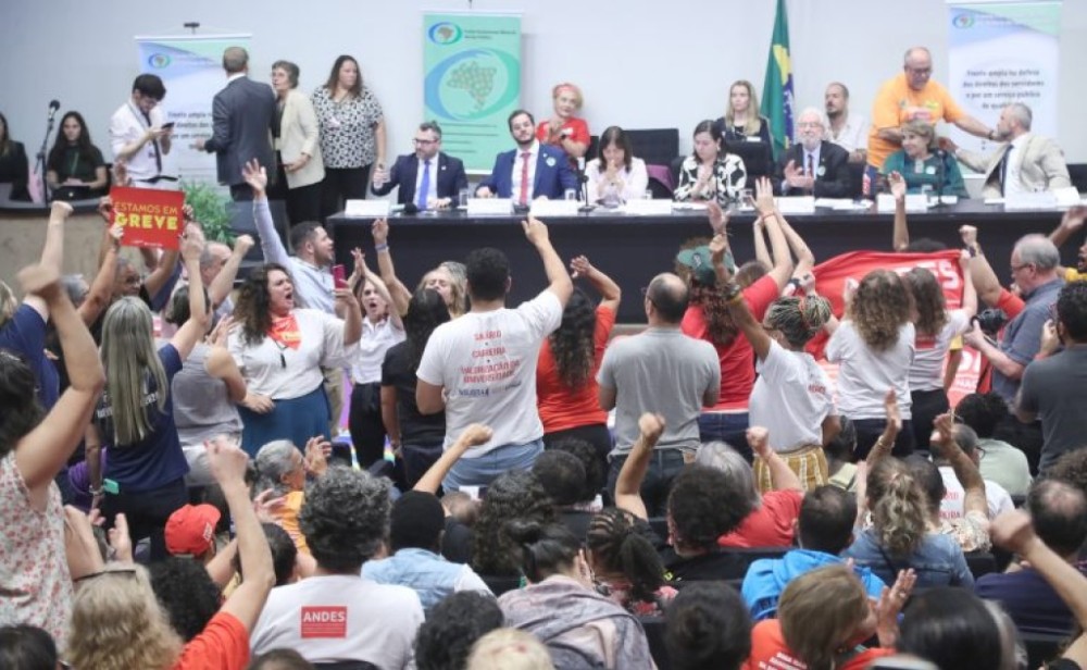 Governo espera chegar a acordo sobre greve nas universidades na sexta-feira