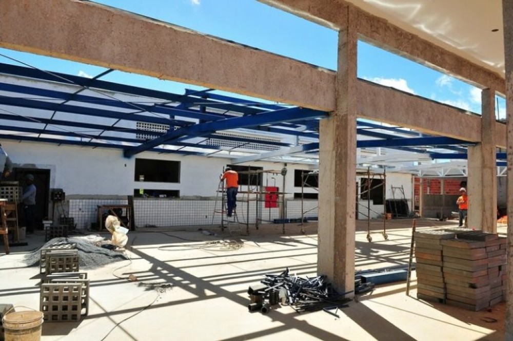 Comissão externa debate retomada de obras públicas inacabadas na educação