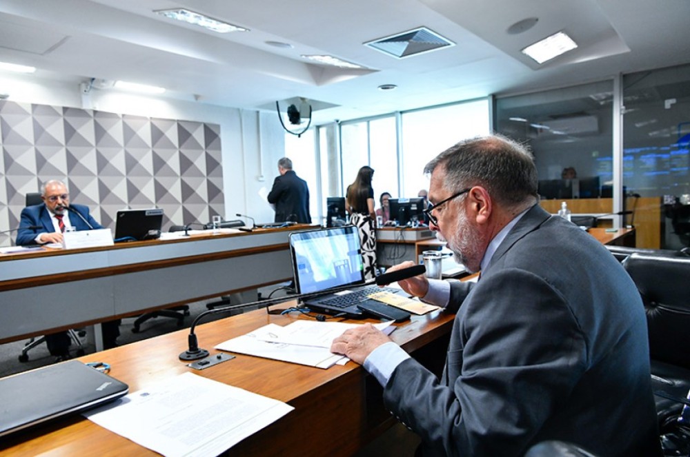 CDH aprova documento único para passe livre em transporte