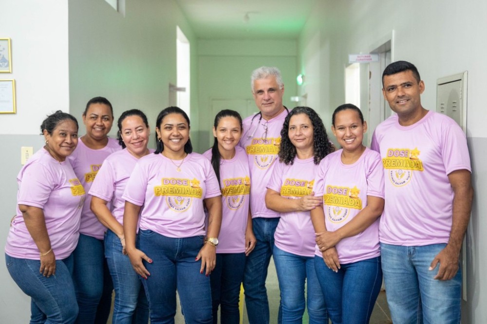 Aumentando a cobertura vacinal mediante incentivos financeiros e prêmios para crianças e profissionais de saúde