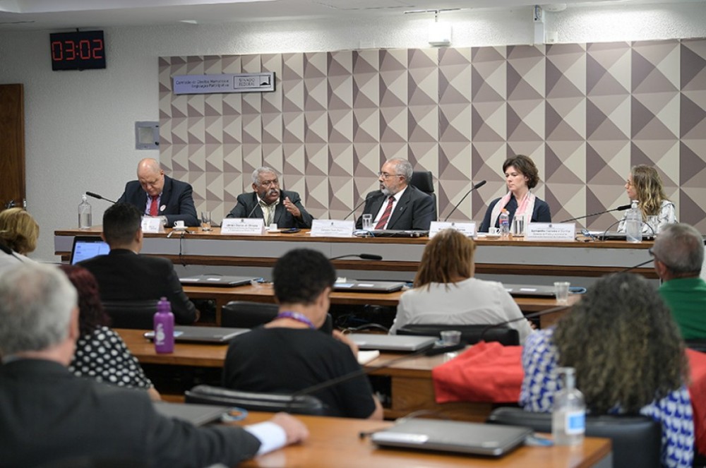 Nova Indústria Brasil depende de governo, empresas e sociedade, dizem debatedores