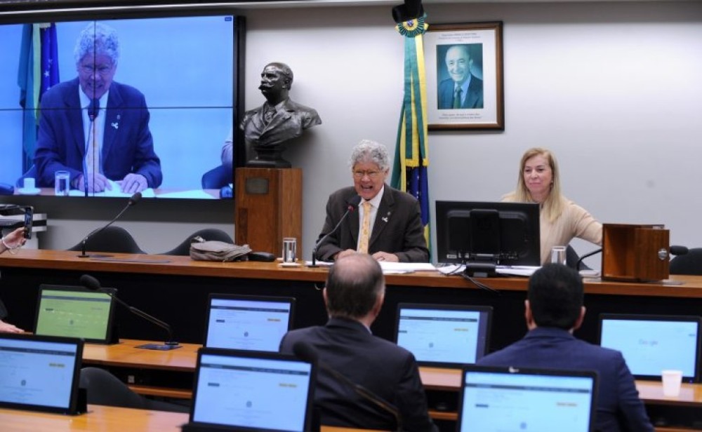 Conselho de Ética arquiva processos contra Salles, Sâmia, Girão e Lindbergh