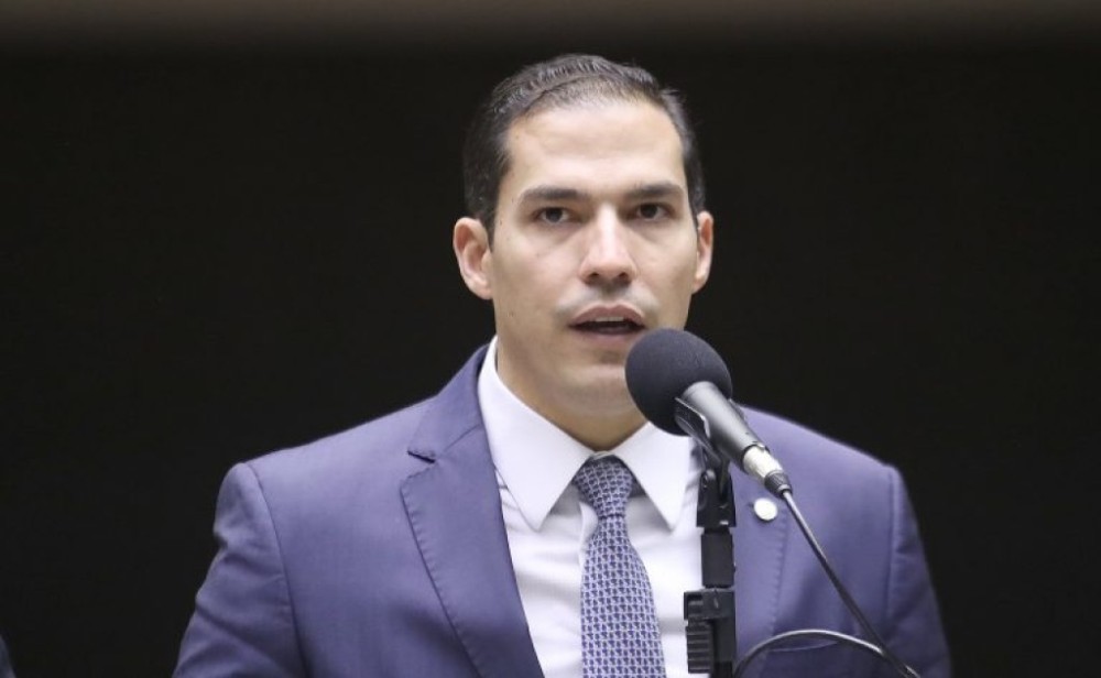 Comissão aprova projeto que desvincula débitos antigos de veículo após transferência