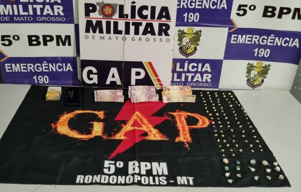 PM prende dupla por tráfico de drogas e apreende 98 porções de cocaína