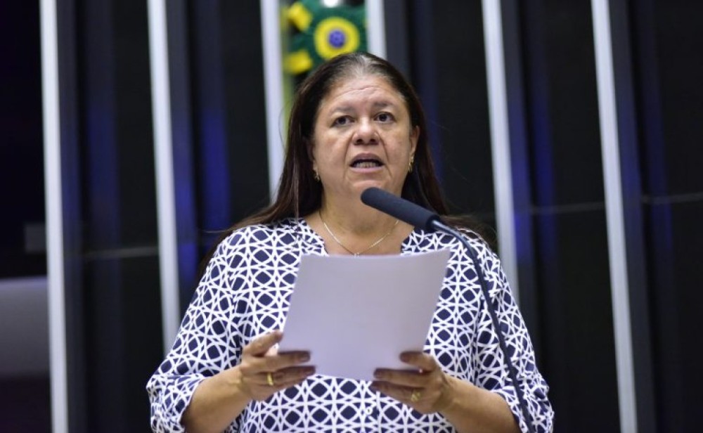 Comissão aprova dedução do salário-maternidade dos tributos para pequena empresa