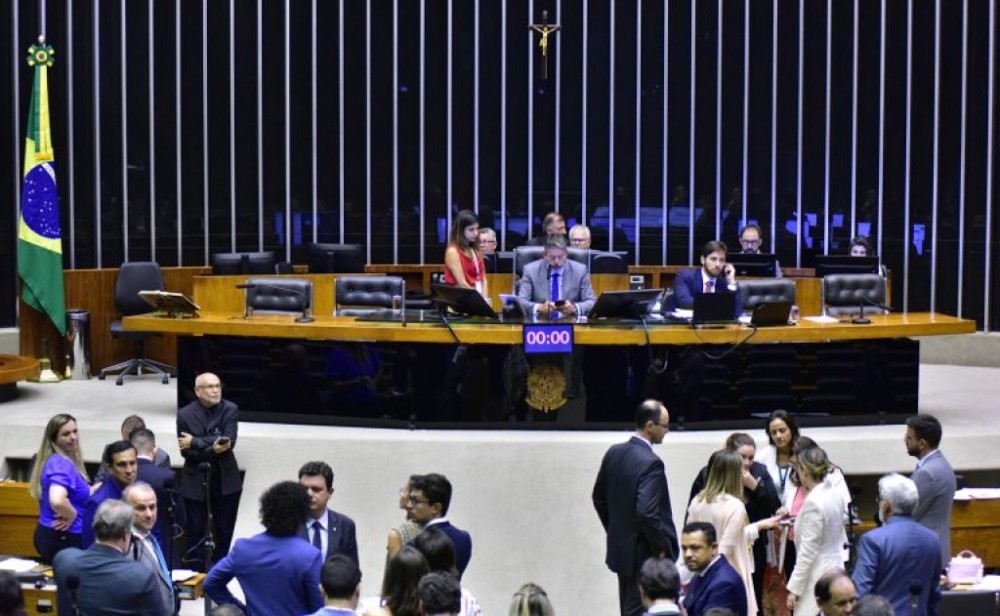 Deputados ressaltam simplificação como ponto principal da reforma tributária; acompanhe