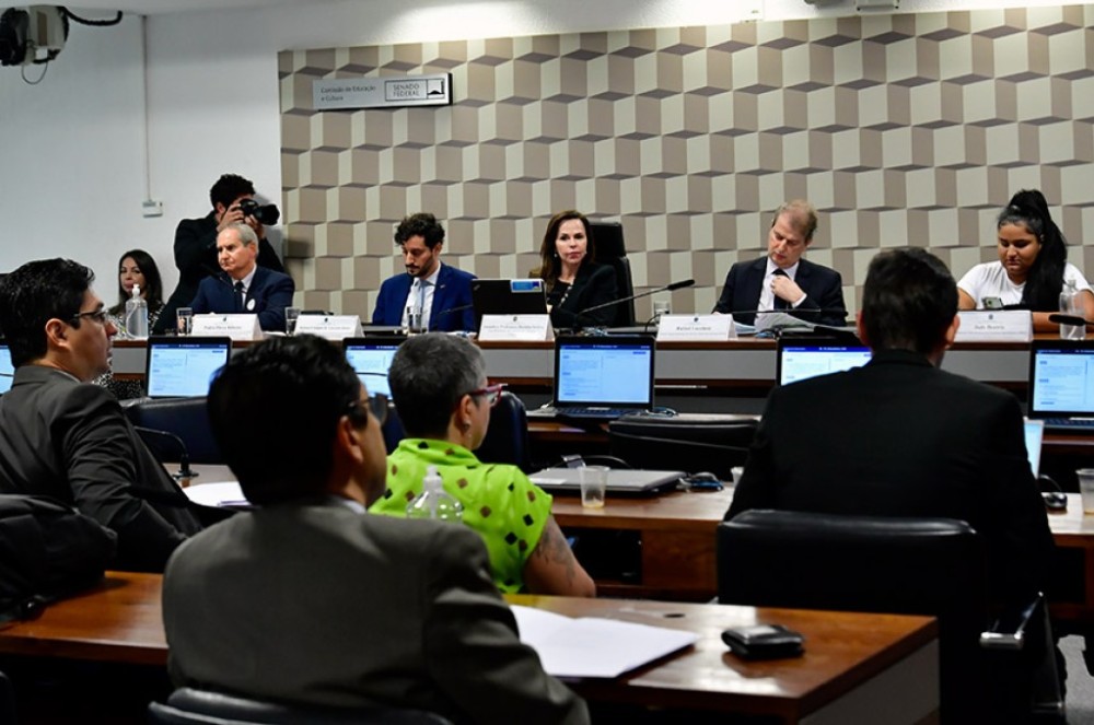 Debatedores defendem fortalecimento do ensino profissional no novo ensino médio
