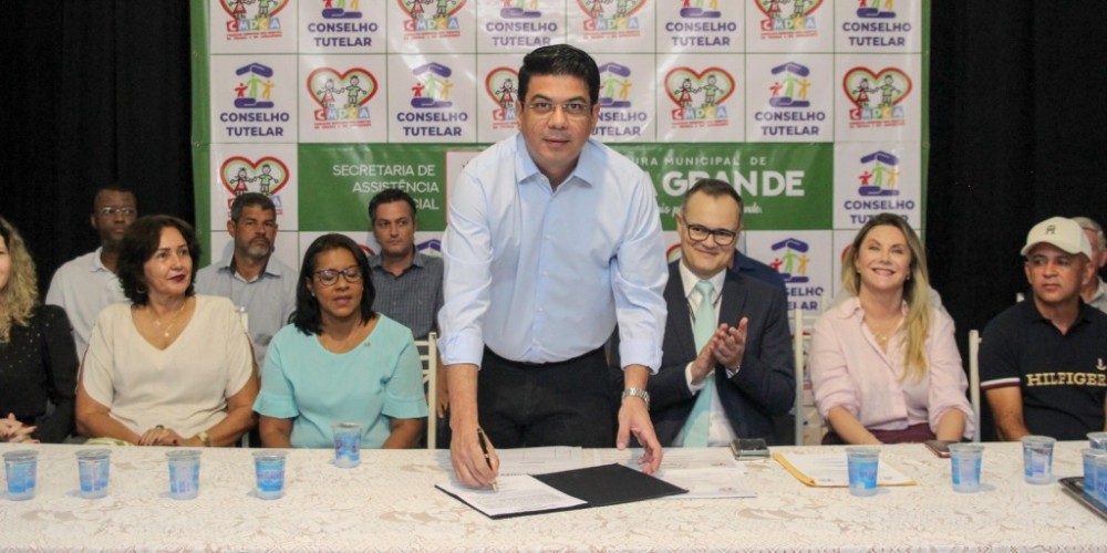 Kalil empossa Conselheiros Tutelares e suplentes e cobra dedicação redobrada