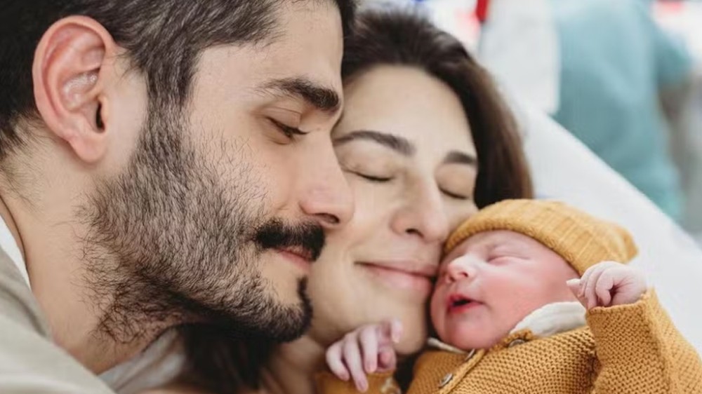 Nasce Pilar, primeira filha de Fernanda Paes Leme e atriz exibe primeiros cliques; ‘Veja’