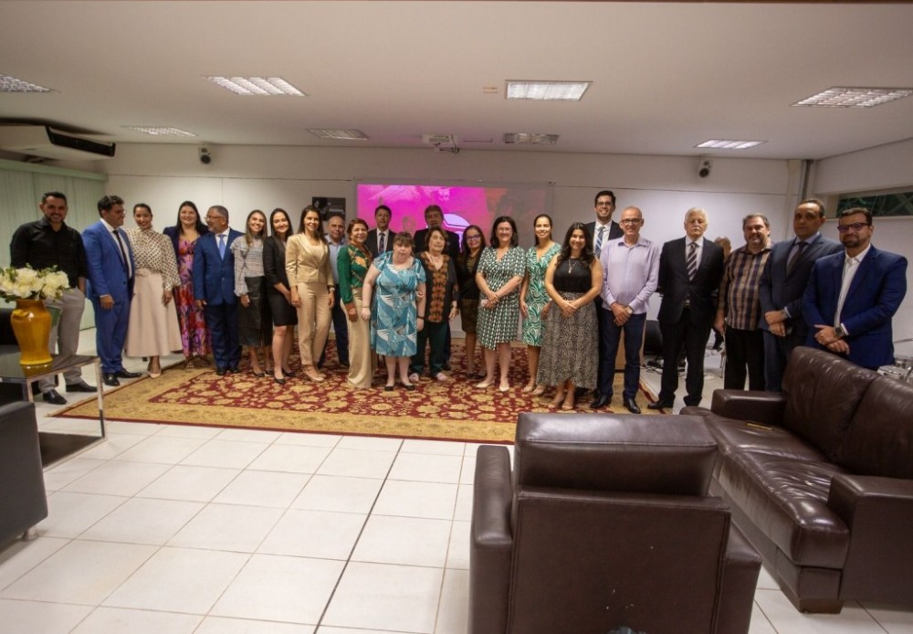 Sarau é momento de congraçamento e cultura, destaca desembargadora Helena Ramos