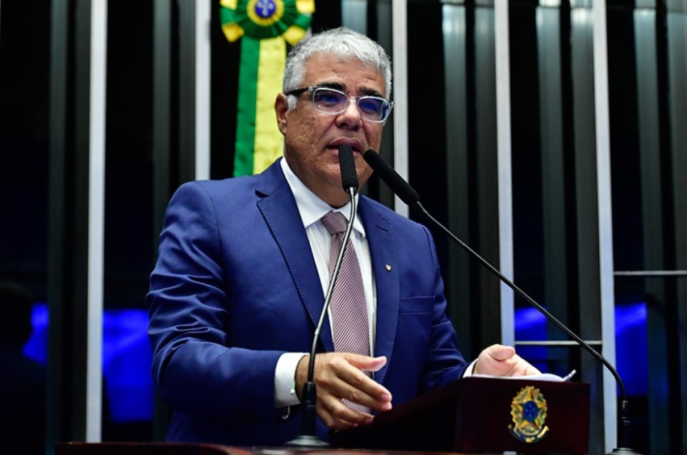 Girão questiona governo e judiciário sobre liberdade de expressão no Brasil