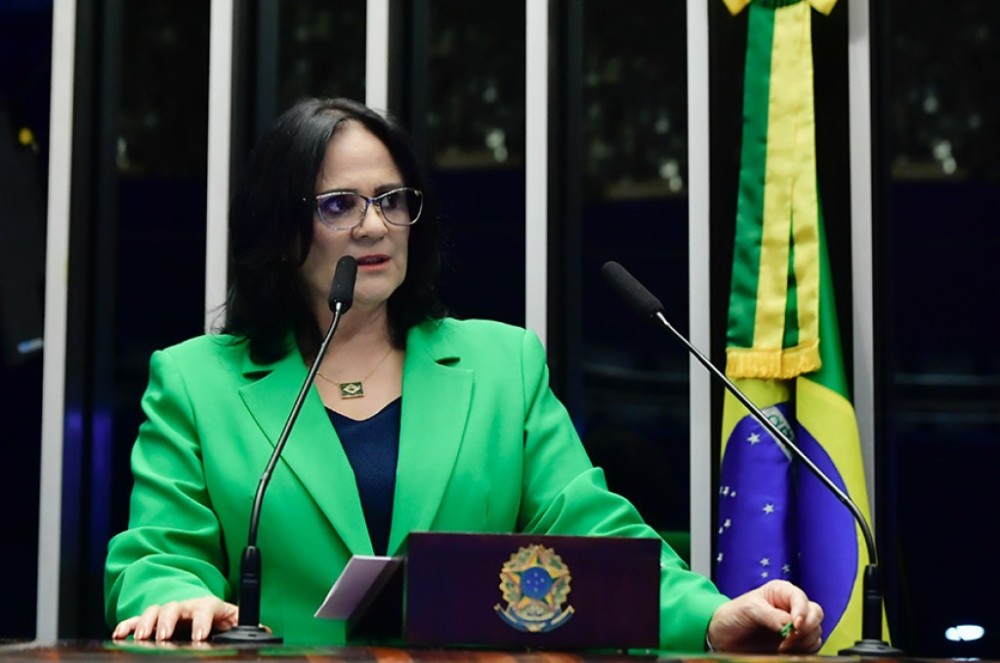 Damares diz que povo 'mandou recado' a Alexandre de Moraes em ato no Rio