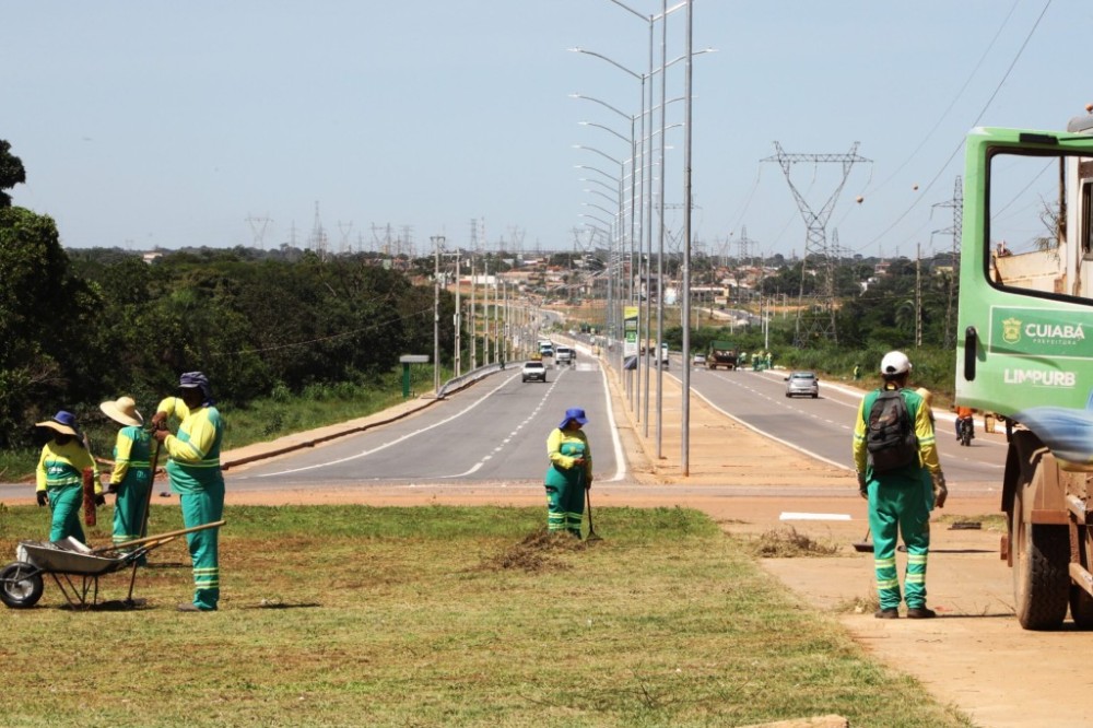Mutirão de limpeza da LIMPURB atenderá quinze localidades nesta terça-feira (23); bairros receberão serviços de capinação e manutenção na iluminação pública