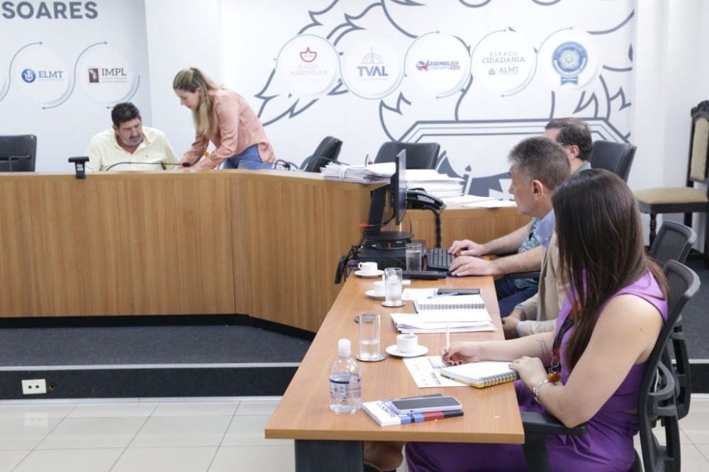 Comissão de Saúde aprova 46 proposições e marca audiência para discutir tratamento fora de domicílio