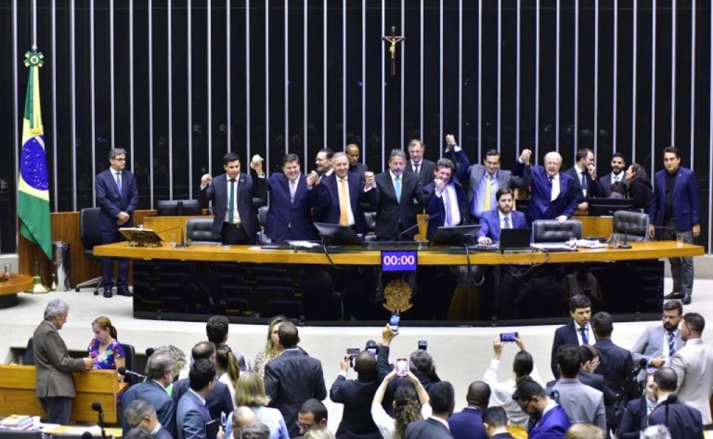 Câmara conclui votação da reforma tributária; texto deve ser promulgado na semana que vem