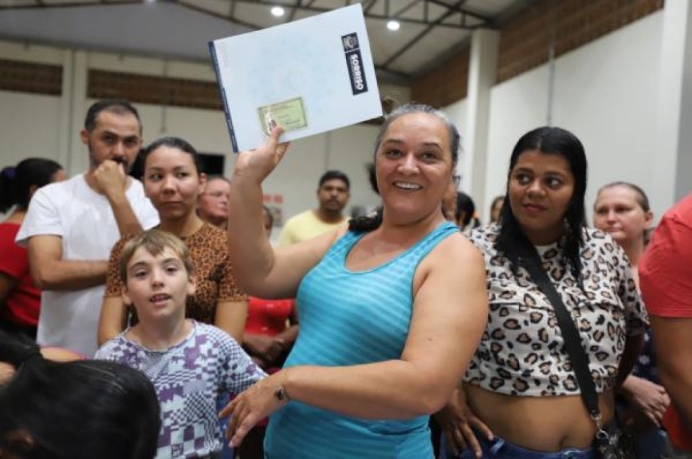 Famílias do Santa Maria I recebem documentação da casa própria