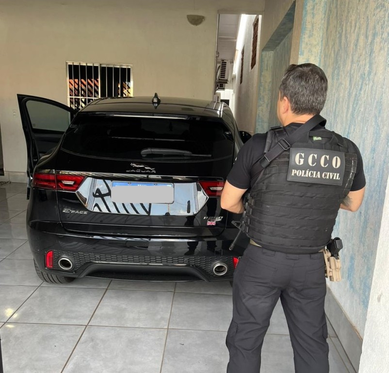 Investigado burlou medidas cautelares para gastar dinheiro do tráfico em viagens luxuosas e voo de paraquedas