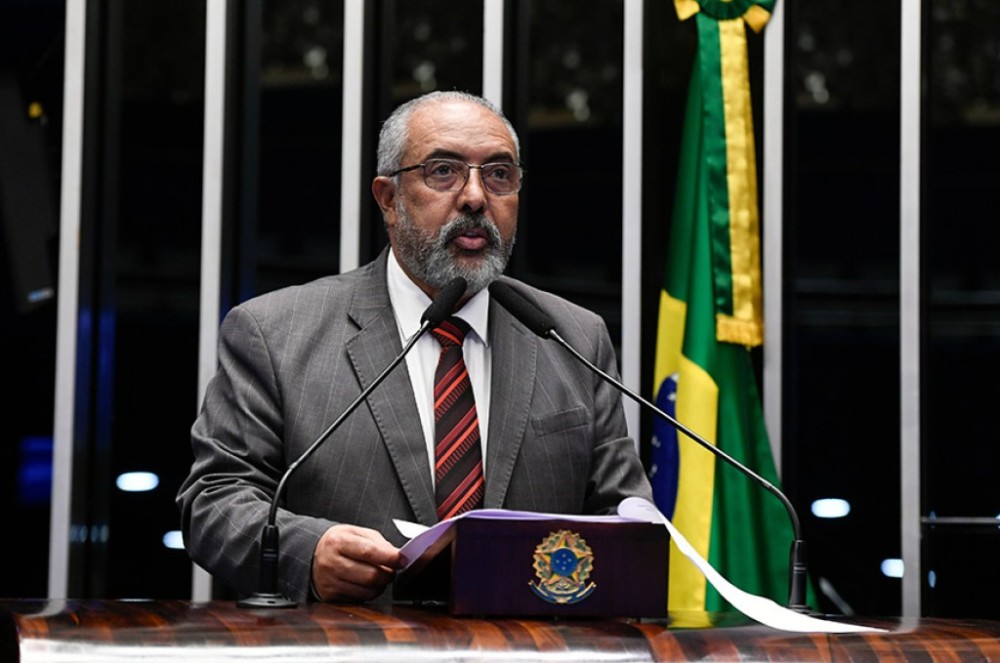Paim aplaude aprovação de projeto que amplia e prorroga cotas no serviço público