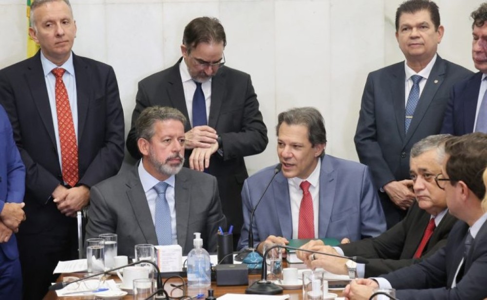 Haddad entrega a Lira regulamentação da reforma tributária