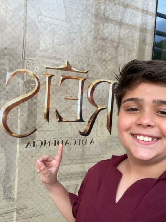 Gabriel Fontenelle celebra continuidade em Reis na 10ª temporada: 
