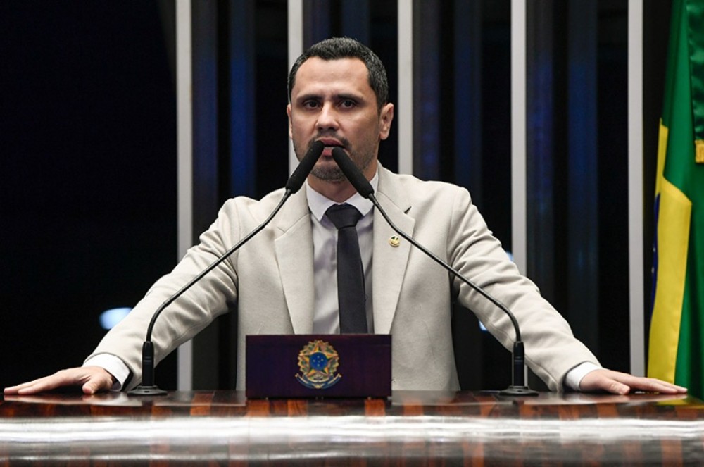 Cleitinho critica gastos do governo federal com publicidade