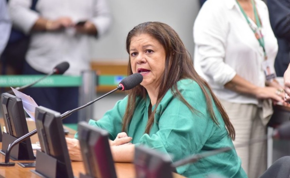 Comissão aprova medidas para combater trabalho infantil em aplicativos de entrega