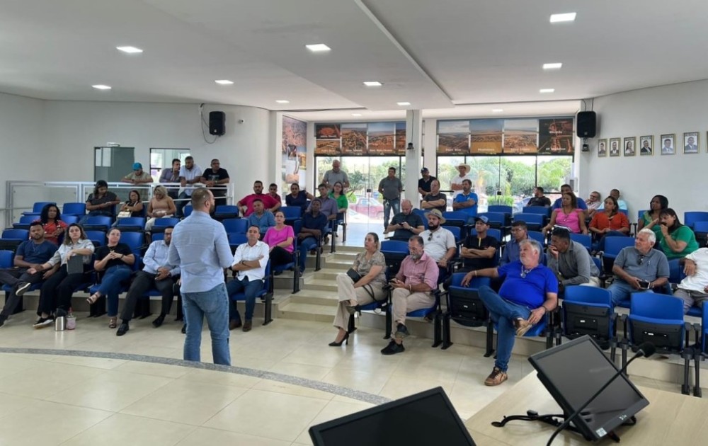 Cartório e Promotoria da 43ª Zona Eleitoral se reúnem com partidos políticos de Nova Ubiratã