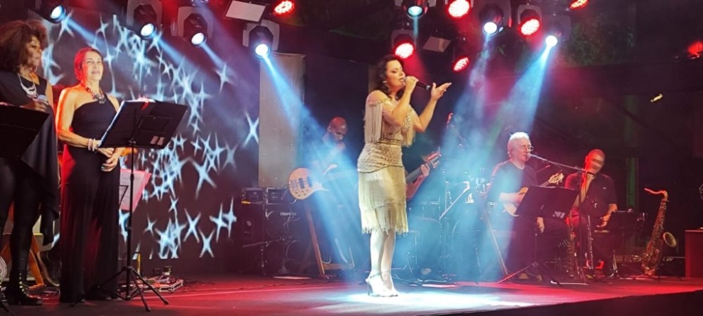 Selía: A Voz Que Navega Entre Clássicos e Modernidade no Álbum 