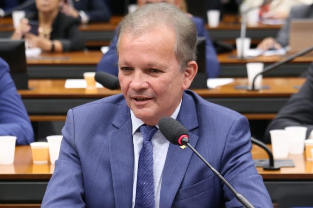 Comissão aprova piso salarial de R$ 3,6 mil para profissional de Educação Física