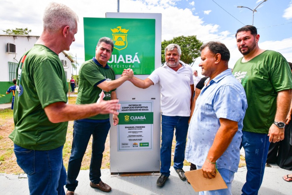 Prefeito entrega ao bairro Cidade Verde o Complexo Esportivo Adair Firmiano de Souza na celebração dos 56 anos da comunidade