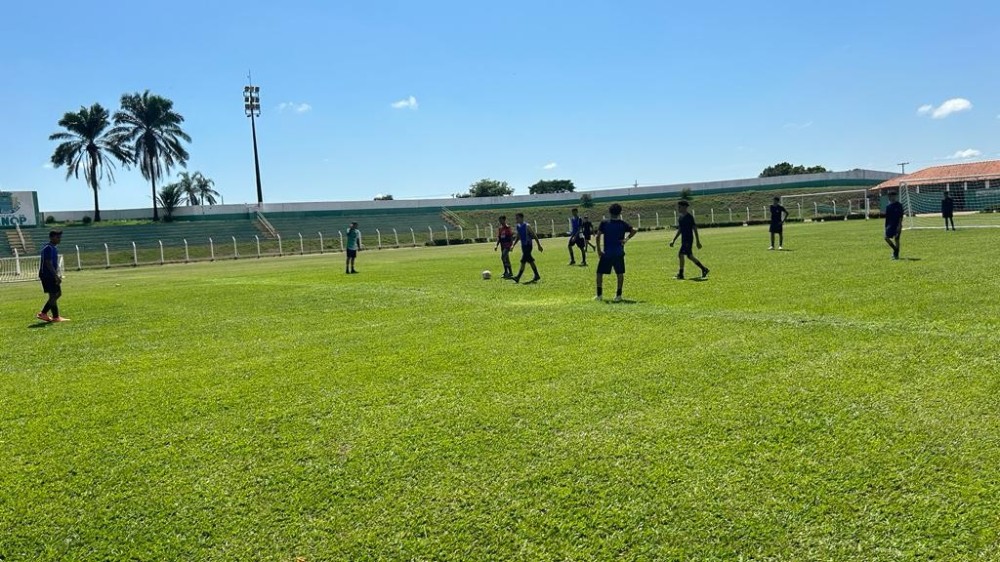 Mais de 2,5 mil crianças e adolescentes participaram das escolinhas esportivas em 2023