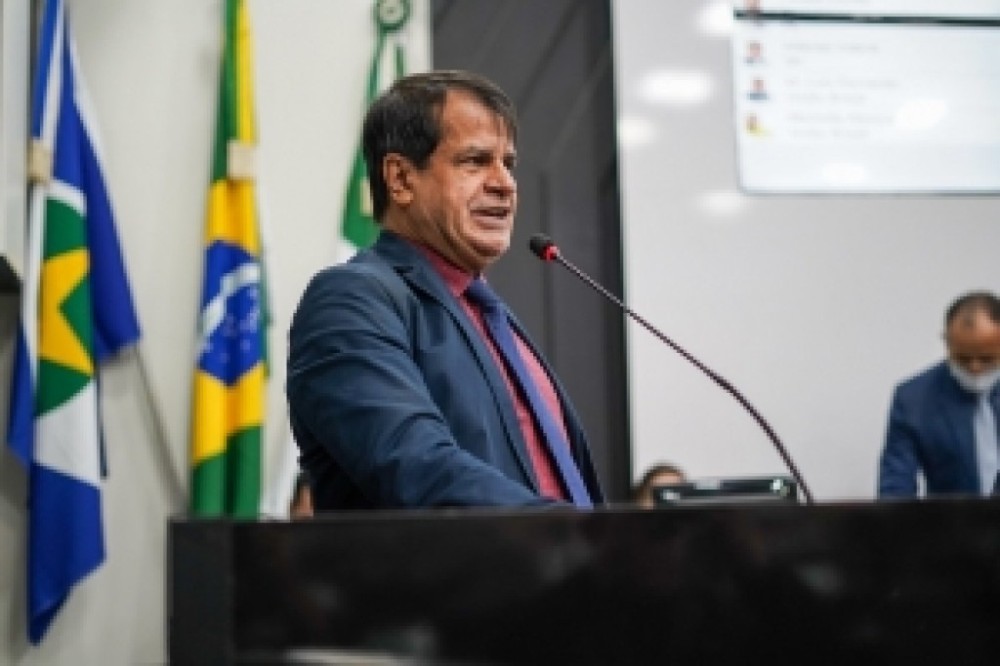 Projeto de Adevair permite instalação de bebedouros públicos em terminais de ônibus