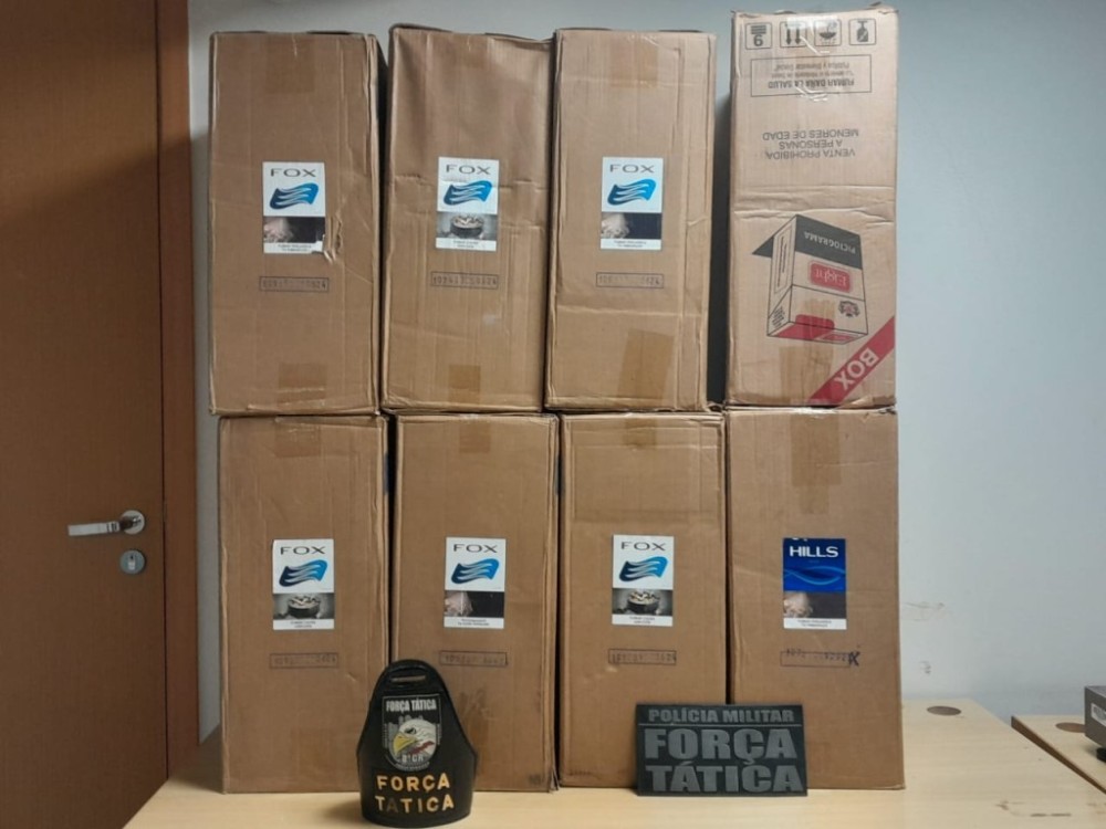 Força Tática apreende 400 maços de cigarros, prende homem por contrabando e recupera carga de R$ 1 milhão