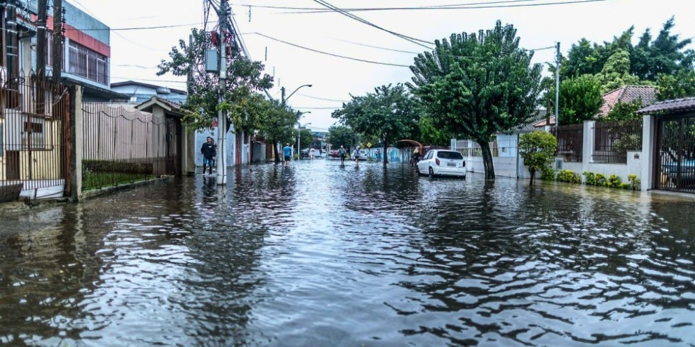 Mortes por chuvas no RS chegam a 66 e ultrapassam tragédia de 2023