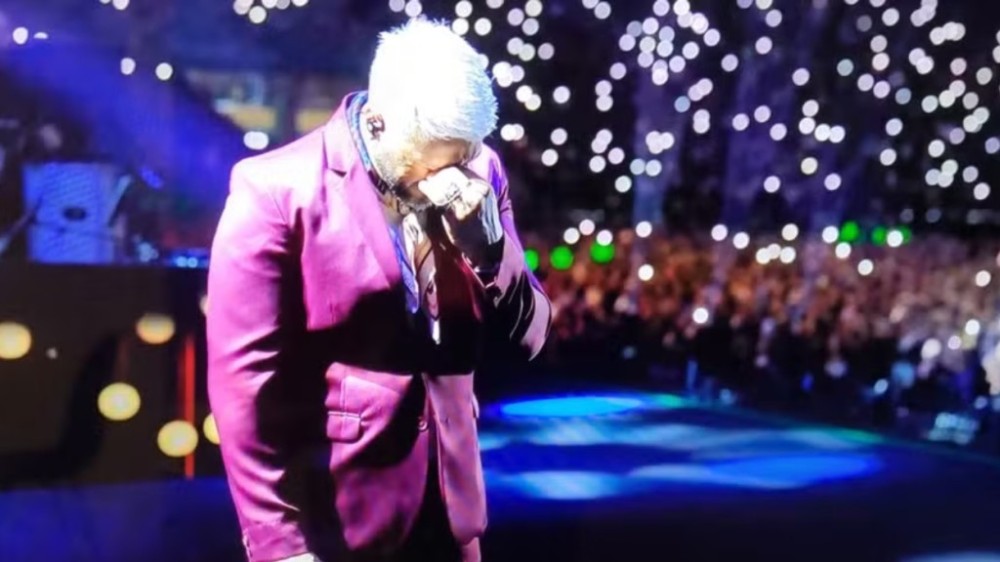 Após polêmicas de traição, Belo fala de choro durante show: ‘Ninguém é de ferro’