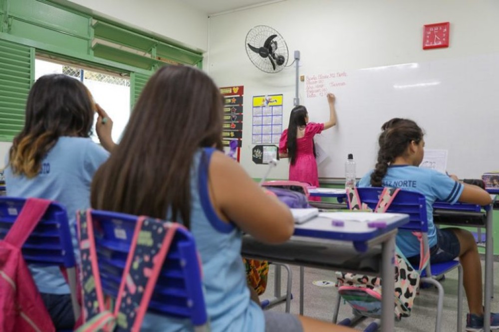 Comissão debate inclusão de psicólogos e assistentes sociais no quadro funcional da educação básica