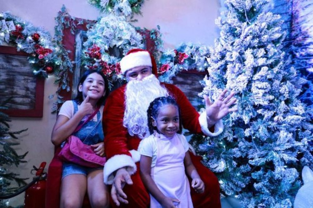 Natal da Gente desperta curiosidade das pessoas que se encarregam de propagar a novidade da 'chuva' de neve