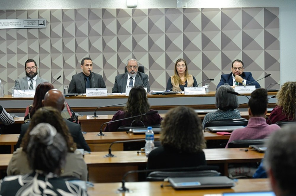 Trabalho doméstico escravizado é realidade ampla e invisível, alertam debatedores